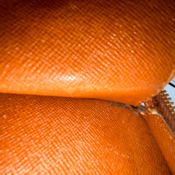 Louis Vuitton Vintage Pochette Clutch - Picture 8 of 14